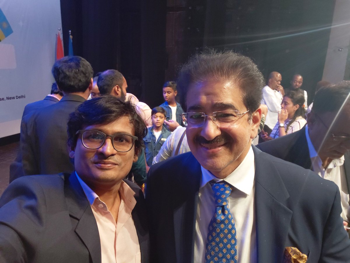 क्या इस सावन कोई  छुतीया मटन का रेसिपी बताएगा क्या?
क्या कोई छुतिया फिर इस बार सावन में हेलीकॉटर में मछली खाते दिखाएगा क्या?