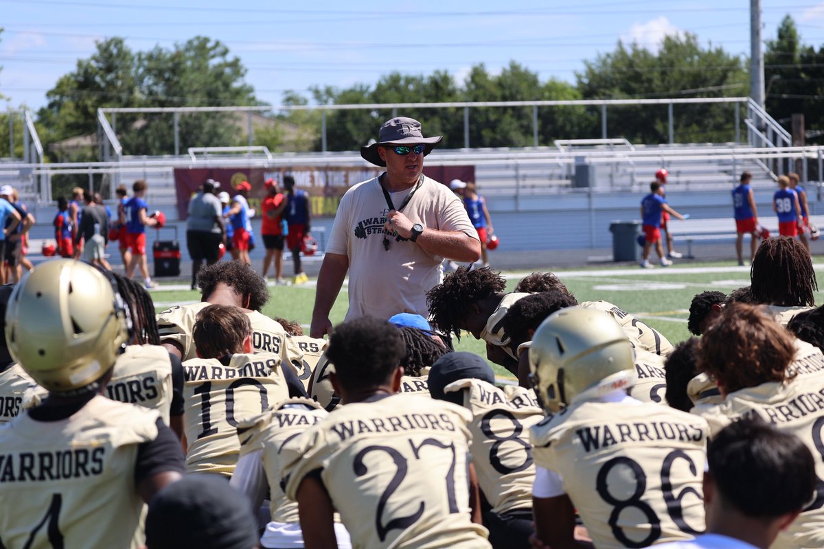 🏈 39 Days until kickoff…every day is an opportunity to get better! 
#Davidson #Warriors