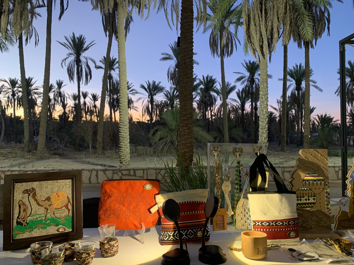 نقشة سدو | تراث بإبداع سعودي

قصة أنامل سعودية ماهرة، تصوغ التراث بروحٍ عصرية 
منتجات يدوية فريدة..
مثالية للإهداء أو اقتناء لمسة أصالة..
(يُشارك المتجر في فعاليتين حالياً جناح نقشة سدو بجمعية هاد وموقع آخر بجادة النخيل مع الجمعية التعاونية السياحية)
للطلب 0539818896