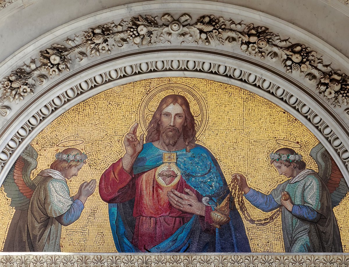 catholicmall's tweet image. Join us as we delve into the history of the Sacred Heart devotion and its importance in the Catholic faith. Discover how you can deepen your spiritual journey! ❤️🙏 #KnowledgeSharing #CatholicMall #SacredHeart