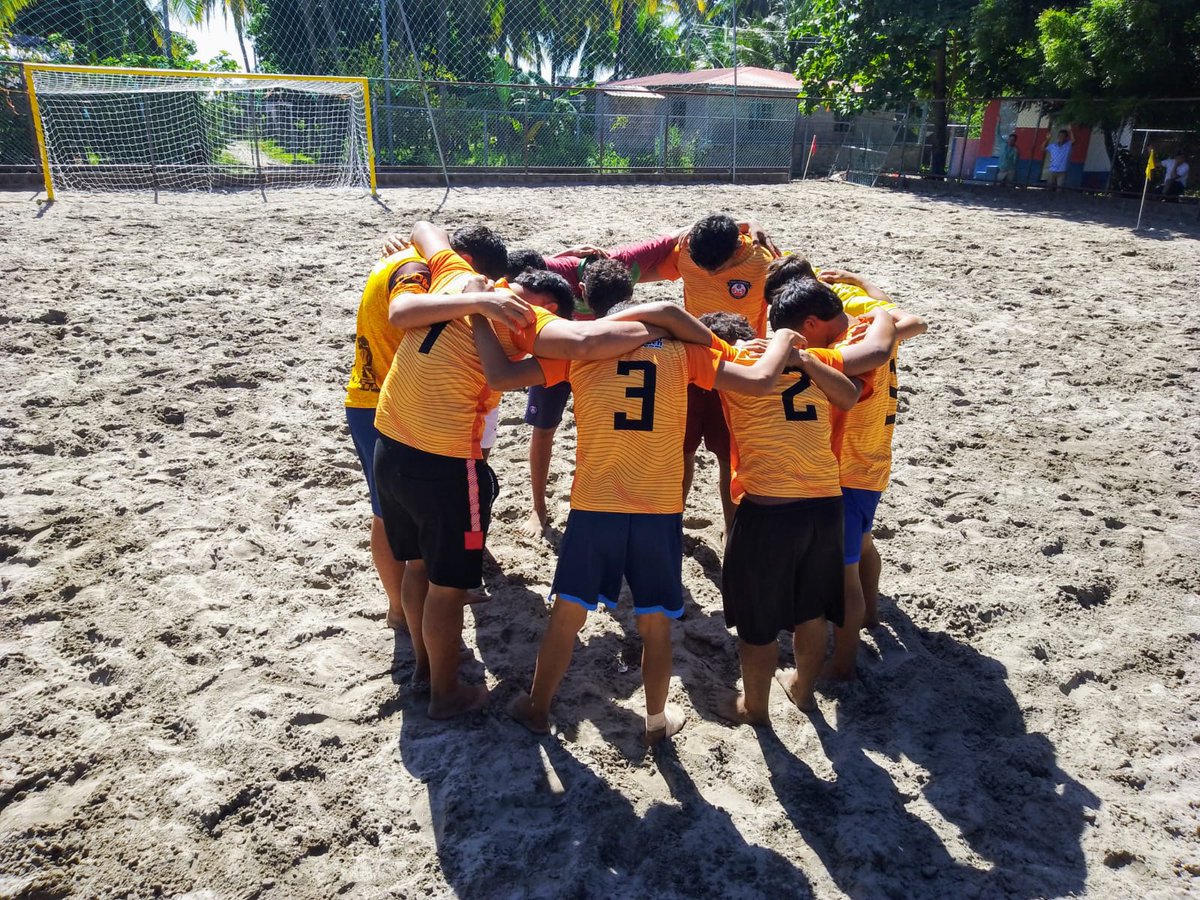 Bitcoinpirraya's tweet image. Haci inicia otra jornada de buen fútbol playa ⚽ en isla la pirraya 🏝 y los niños y jóvenes lo hacen de la mejor manera agradeciéndole a Dios con una Oración 🙏esto refleja el buen trabajo que se está realizando dentro y fuera de la cancha de fútbol playa.
@Bitcoinbeach
⚡⚡👌