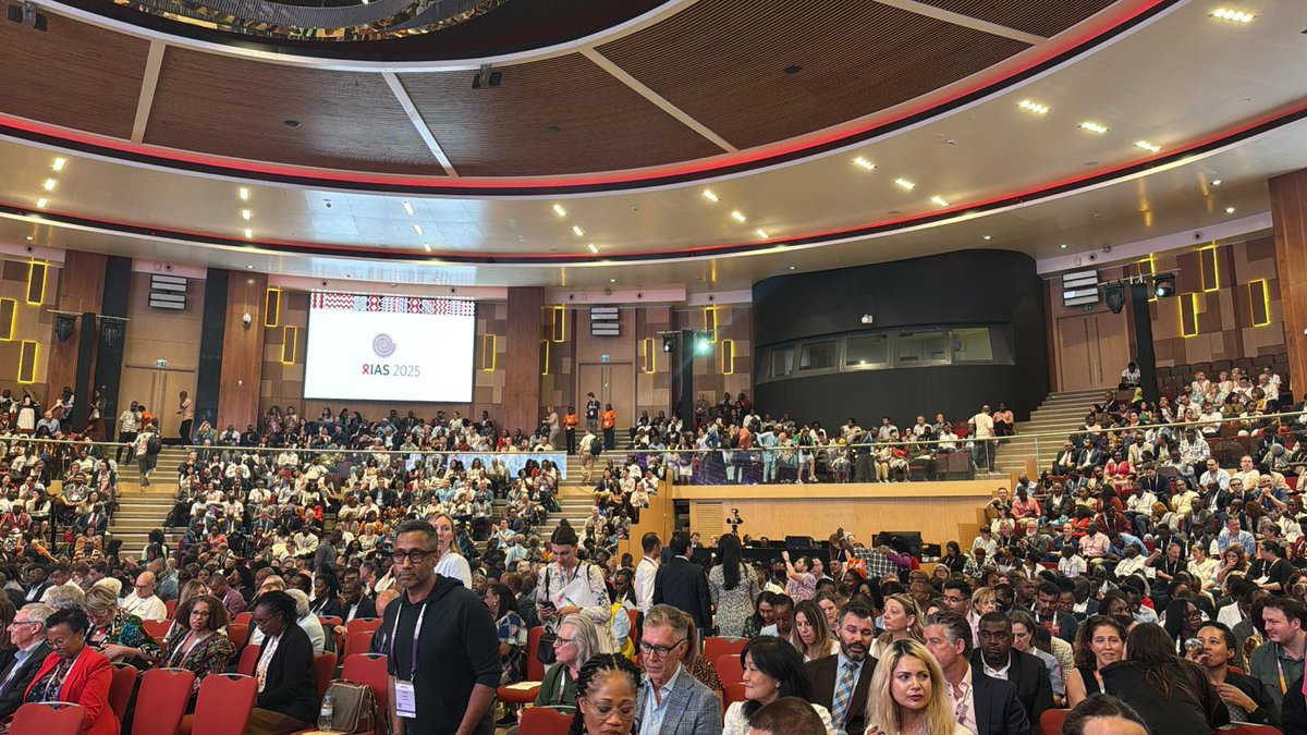 ⚡ The buzz is building. The #IAS2025 opening session is about to start!