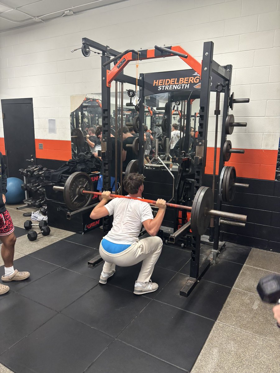 woogeneralsfb's tweet image. The Generals have arrived @ Heidelberg University⚔️🔵
DAY 1🏈
Weight Room Lift: ✅
Lunch:
Practice:
Team Meeting (Offense):
Dinner:
Team 7on7 (Intersquad):
Culture Talk/Free Time:
@HeidelbergU
@BergAthletics
@BergFootball