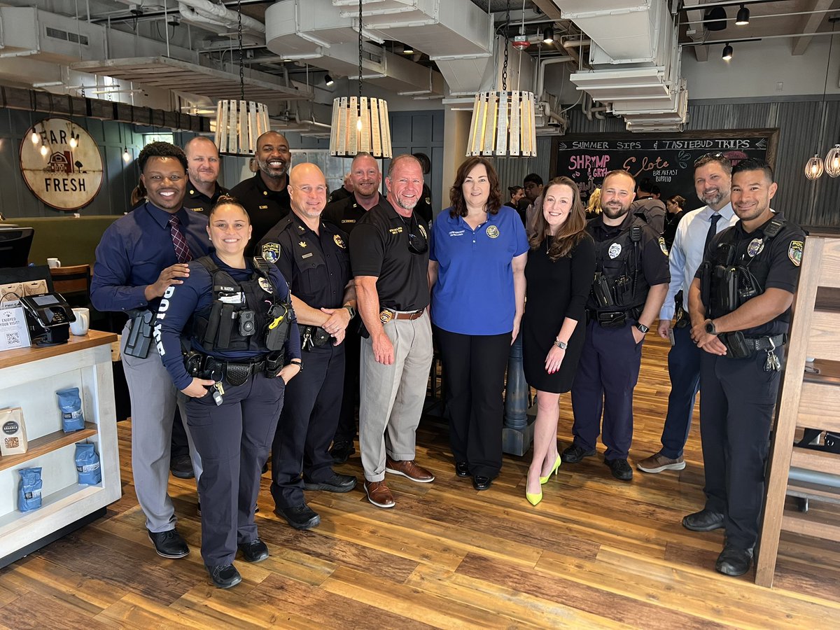 RepHunschofsky's tweet image. Joined the @CoralSpringsPD today at their “Coffee with a Cop” community outreach event. Thank you to First Watch - Coral Springs for hosting and to all the community members who came out. Thank you also to our first responders for working to keep our community safe.