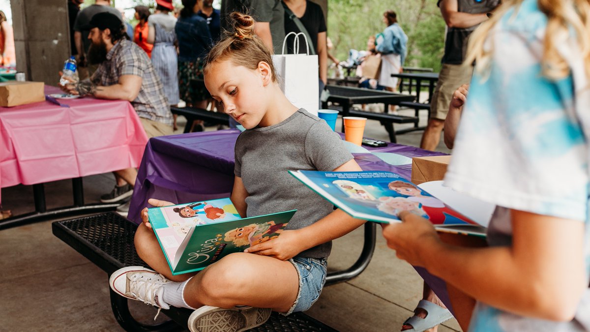 Hi friends! Did you know that you can make a request of your local library to carry "Olivia the Brave"? 

I'd love to see the book in libraries across the country. 😊 Will you share this post? And let me know if you get it into yours! 💜

olivia-the-brave.com