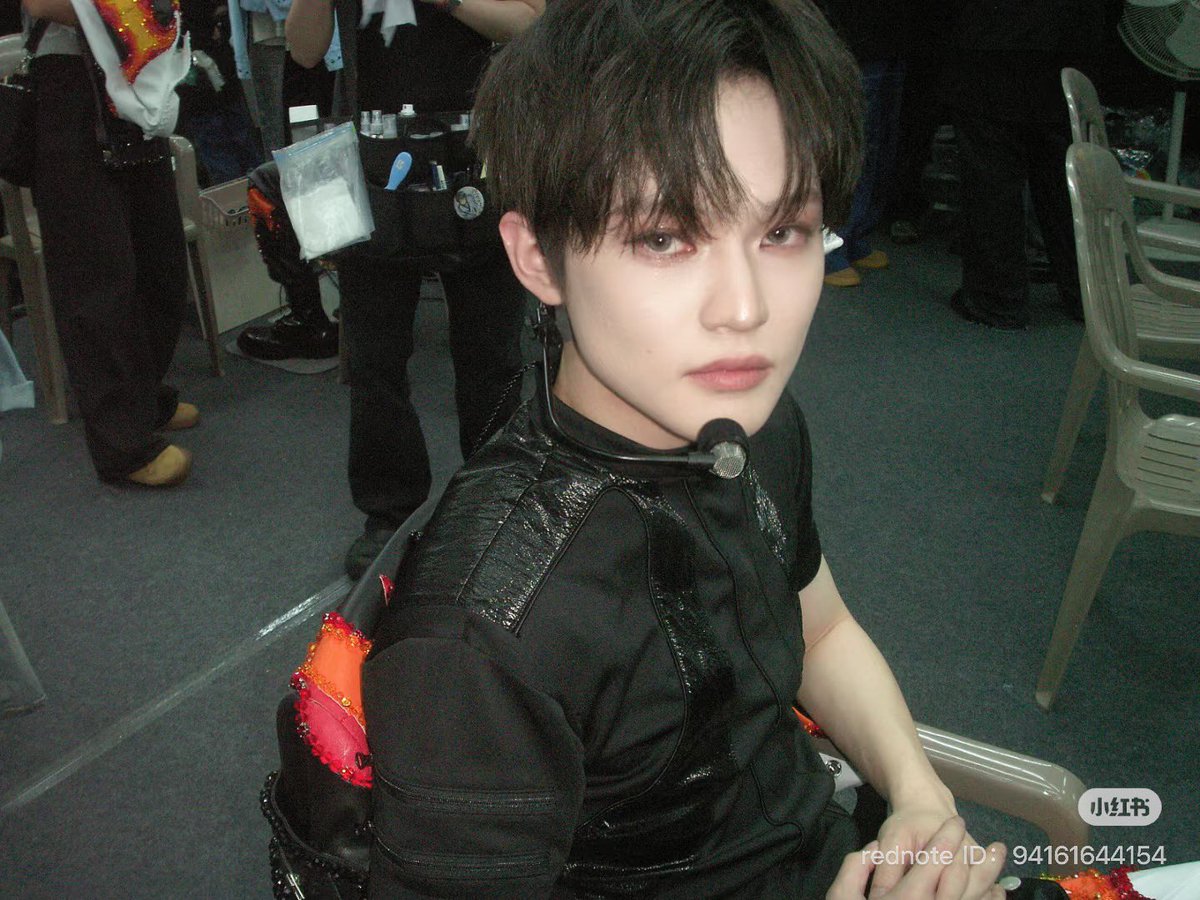 ZCHENLE_IDN's tweet photo. 250714 | #CHENLE XHS UPDATE
“THE DREAM SHOW4
#GakPakaiSkillCumaGanteng #MasterDariSegalaMaster #KerenGangengBikinJatuhHati #DiBalikLayar #GantengnyaTertangkapKamera #BerhentiMenyebarPesona #GantengnyaBikinGila #KesempuraanFashionTergantungWajah
Topik-topik yang direkomendasi ini menarik banget”
—
🖇️ https://t.co/ZBOCRNGzIZ
#천러 #辰乐