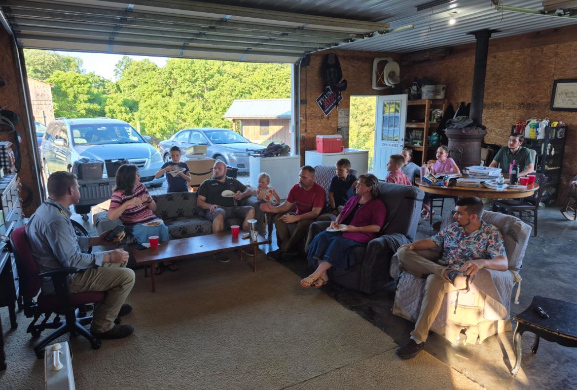 CatholicLand's tweet image. Kentucky CLM chapter had a great meeting and unrolled the Kentucky CLM flag!
Thinking other CLM chapters need to develop coats of arms, flags and mascots!