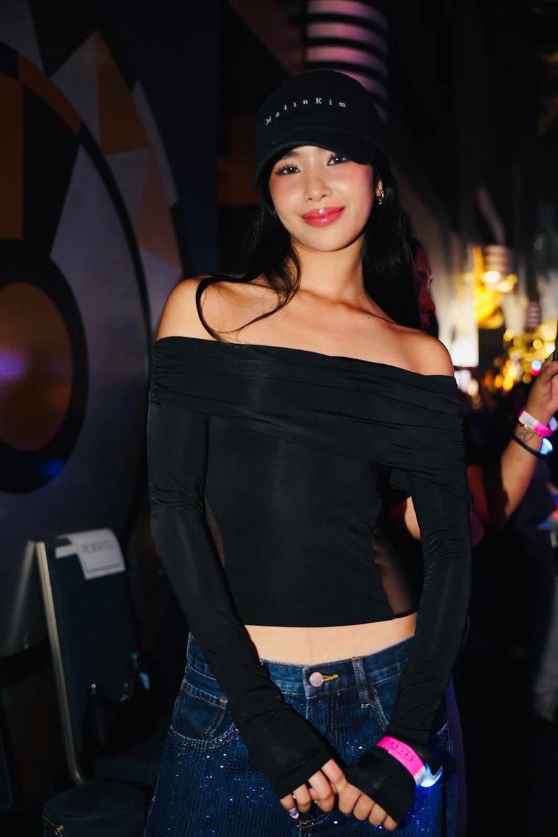 katseyeph_ofc's tweet photo. #KATSEYE’s Sophia at SB19’s concert tour in Los Angeles — our proud Filipina girl who never stops supporting P-pop!❤️

📸@.mee128345 https://t.co/kFSw5dZ8hj
