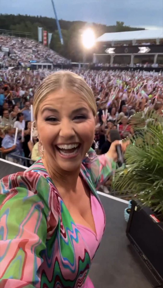 Freut mich, euch alle kennenzulernen, meine lieben Fans, ihr habt mich überrascht, wow 🥰, liebe euch alle