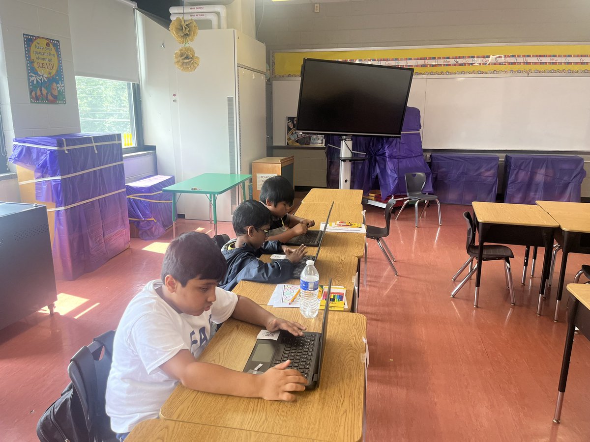 We’re off to a strong start at LEAP as students practice their typing skills! <a href="/SarahiSamano/">sarahi samano</a> #LEAP2025