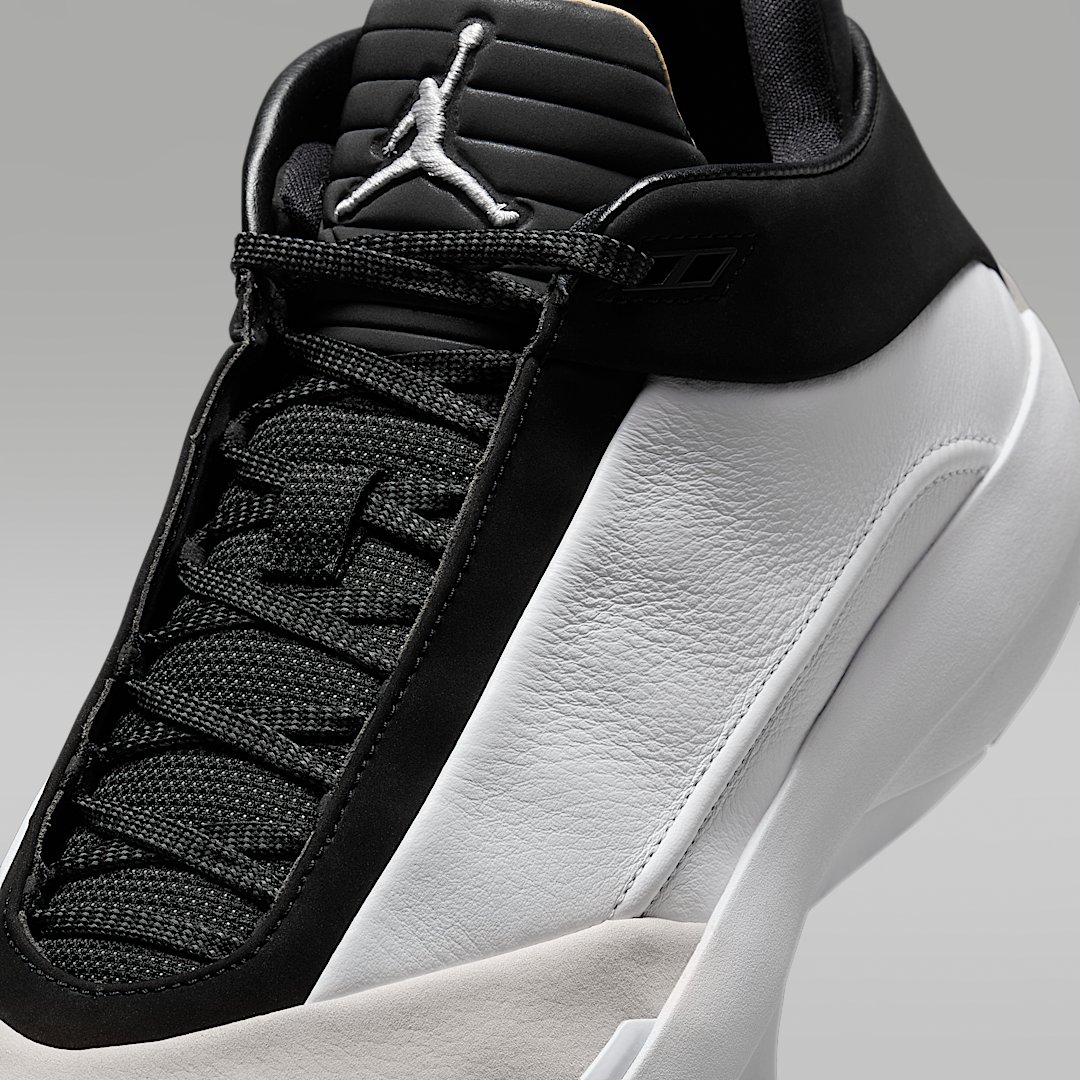 JustFreshKicks tweet media