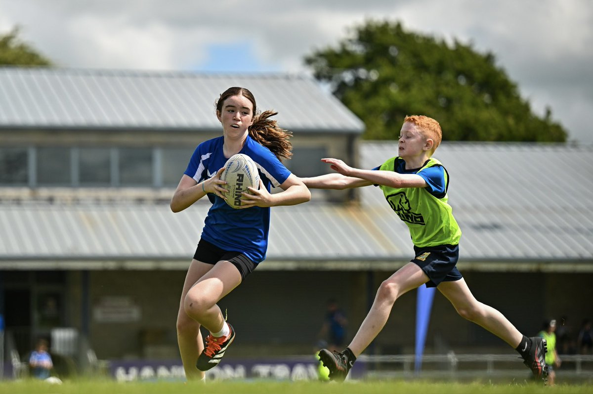 LeinsterBranch's tweet image. βοΈ π€ π
Brilliant @sportsfile snaps from the @bankofireland Leinster Summer Camp in @Navanrfc πΈ
The smiles say it allπ
#NeverLessThanEverything #NeverStopCompeting