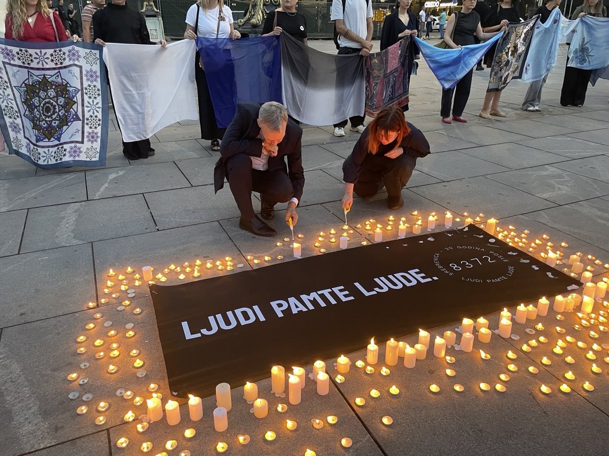 The Youth Initiative for Human Rights (YIHR) in Serbia organised on 11 July on the Republic Square in Belgrade an impressive commemoration of the victims of the Srebrenica genocide. Thank you YIHR for bringing us together; we must not forget.
yihr.rs/en/through-the…