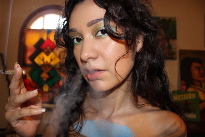 Watch Violet 💕's leaked NSFW photo on TwXstars