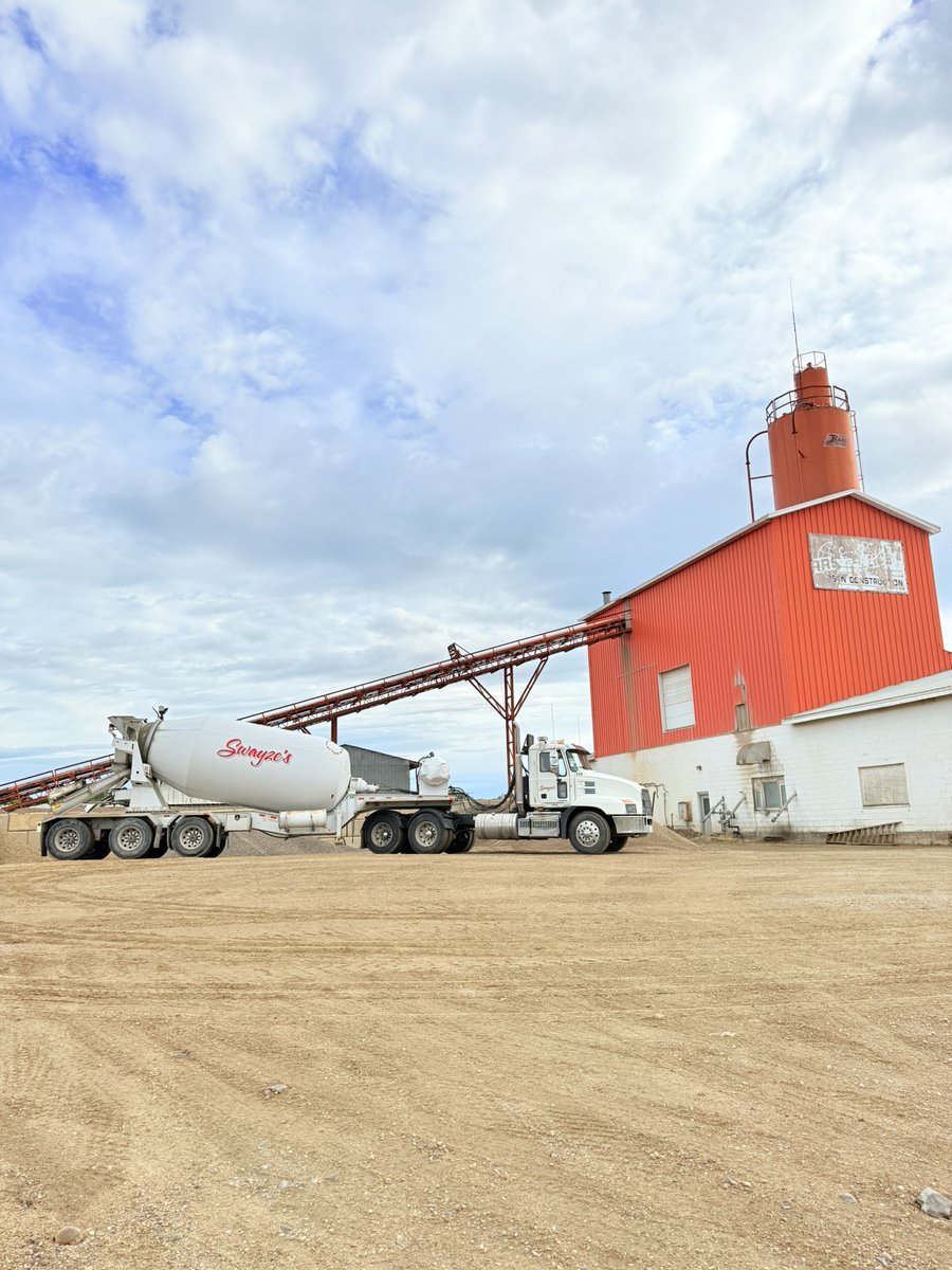 Road Trip Stop #1 – Weyburn! 🚗
Great visit with <a href="/rdswayze/">Ryan Swayze</a> at Swayze’s Concrete this morning.

We chatted sealing, finishing, &amp; salt damage and how Concrete Sask can help promote best practices across the province! 👷‍♂️🧱

#concrete #roadtrip #membership #saskatchewan