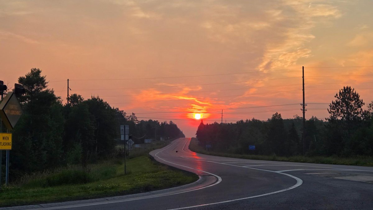 RepPeteStauber's tweet image. Beautiful sunrise in the Northland this morning. Have a great week everyone!