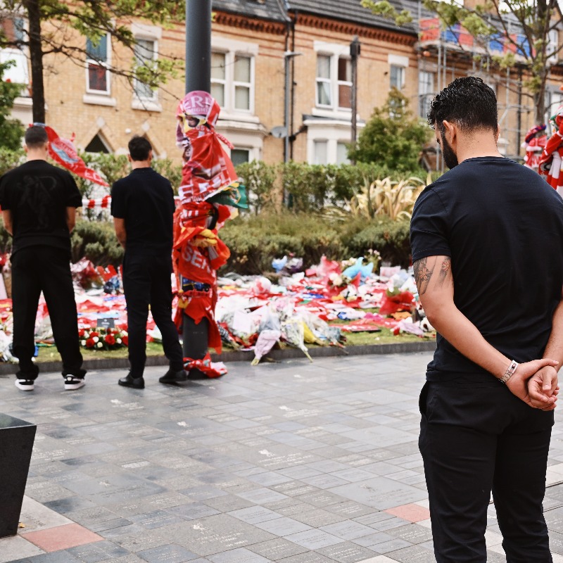 LFC's tweet photo. Bruno Fernandes, Diogo Dalot and Ruben Amorim have laid a tribute to Diogo Jota and Andre Silva, on behalf of all at Manchester United.