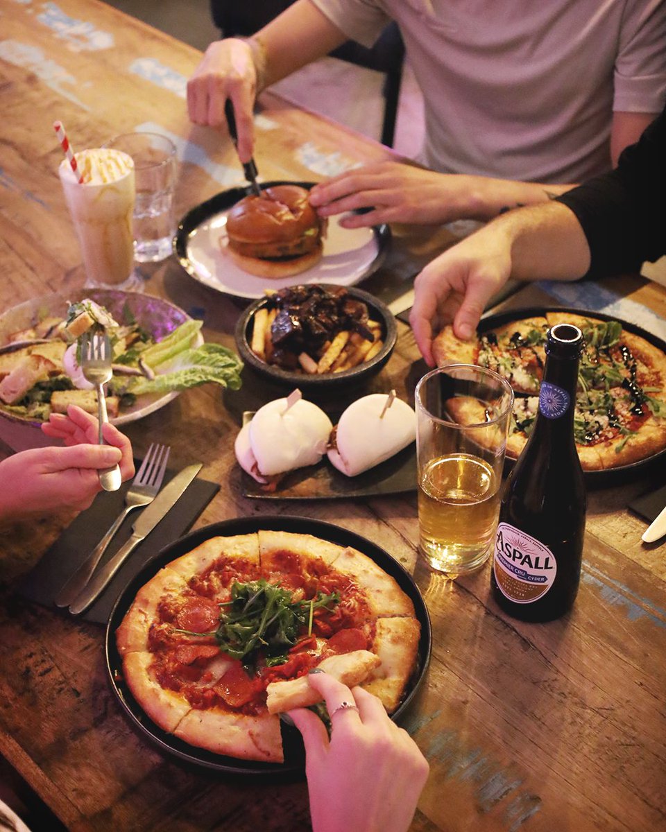 Looking for your foodie hotspot this week? ICE is the place to be…relaxed, welcoming, and full of great food and delicious drinks.

🍔2 burgers &amp; sides for £28 (Thurs &amp; Fri)
🍸2 cocktails for £15 (Thurs &amp; Fri)
🍕2 pizzas for £25 (Thurs only)

Book here 👉 ice.restaurant/ice-booking