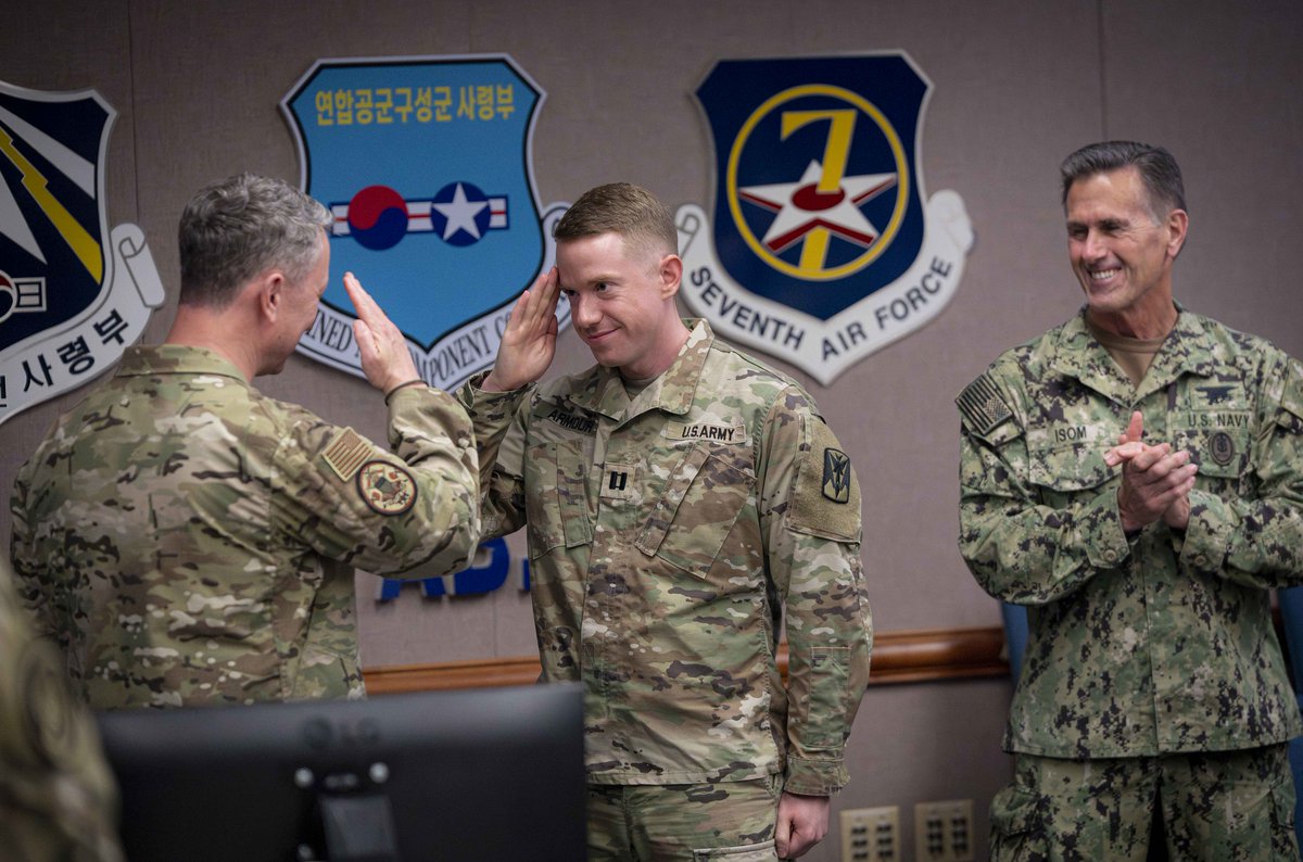 thejointstaff's tweet image. During their trip to #SouthKorea, General Dan Caine and SEAC Isom met with troops stationed at @USForcesKorea. These dedicated men and women play a pivotal role in maintaining the Korean Armistice Agreement of 1953, ensuring continued stability and prosperity across the region.
