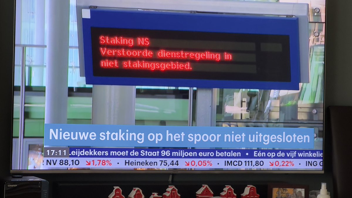 4ernst's tweet image. Waardeloos die @FNV Gaan weer oproepen tot extra  @NS_online  stakingen waarvan half Nederland weer de dupe is.