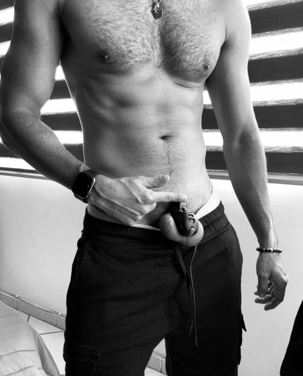 Let's see that cage, boys 👇  #cagedmonday <a href="/ogniroli/">latinrol</a>
