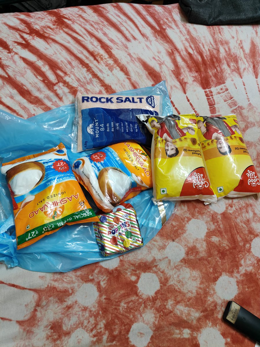 sayandas2503's tweet image. Item no 3 &amp;amp; 4 mentioned on the bill is missing at the time of delivery @JioMart_Support