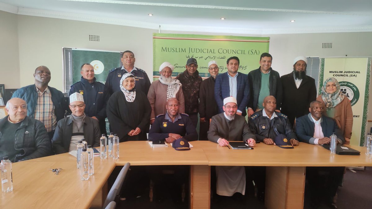 Khalid Sayed MPL (@mkhalidsayed) on Twitter photo Constructive meeting hosted by our community religious leaders, the <a href="/MuslimJudicial/">Muslim Judicial Council</a> with <a href="/SAPoliceService/">SA Police Service 🇿🇦</a> Western Cape leadership & various civil society & public representatives from the community to seek collective solutions to the violence ravaging the Cape Flats Constructive meeting hosted by our community religious leaders, the <a href="/MuslimJudicial/">Muslim Judicial Council</a> with <a href="/SAPoliceService/">SA Police Service 🇿🇦</a> Western Cape leadership & various civil society & public representatives from the community to seek collective solutions to the violence ravaging the Cape Flats