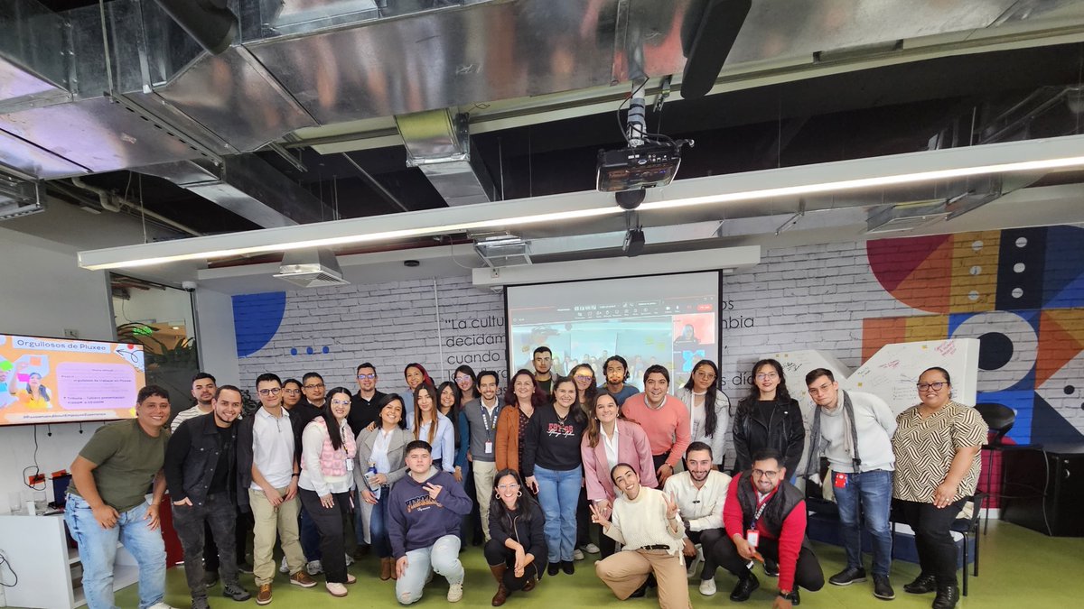 PluxeeColombia's tweet photo. En Pluxee Colombia nos unimos con entusiasmo a la celebración global del Life@Pluxee Day, un espacio que nos recuerda que nuestra cultura no solo se celebra… ¡se vive cada día! 💚 
#Life@Pluxee #LivingOurCulture #PluxeeColombia https://t.co/apgBWVatKr