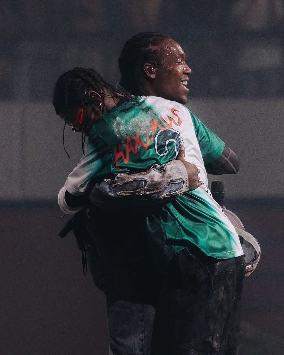 dontolivernow's tweet image. "CHAMPAIN & VACAY" by Travis Scott & Don Toliver debuts at #7 on Global Spotify with 3.89 million streams
Becoming Don Toliver's HIGHEST charting song on Spotify 🤯📈
