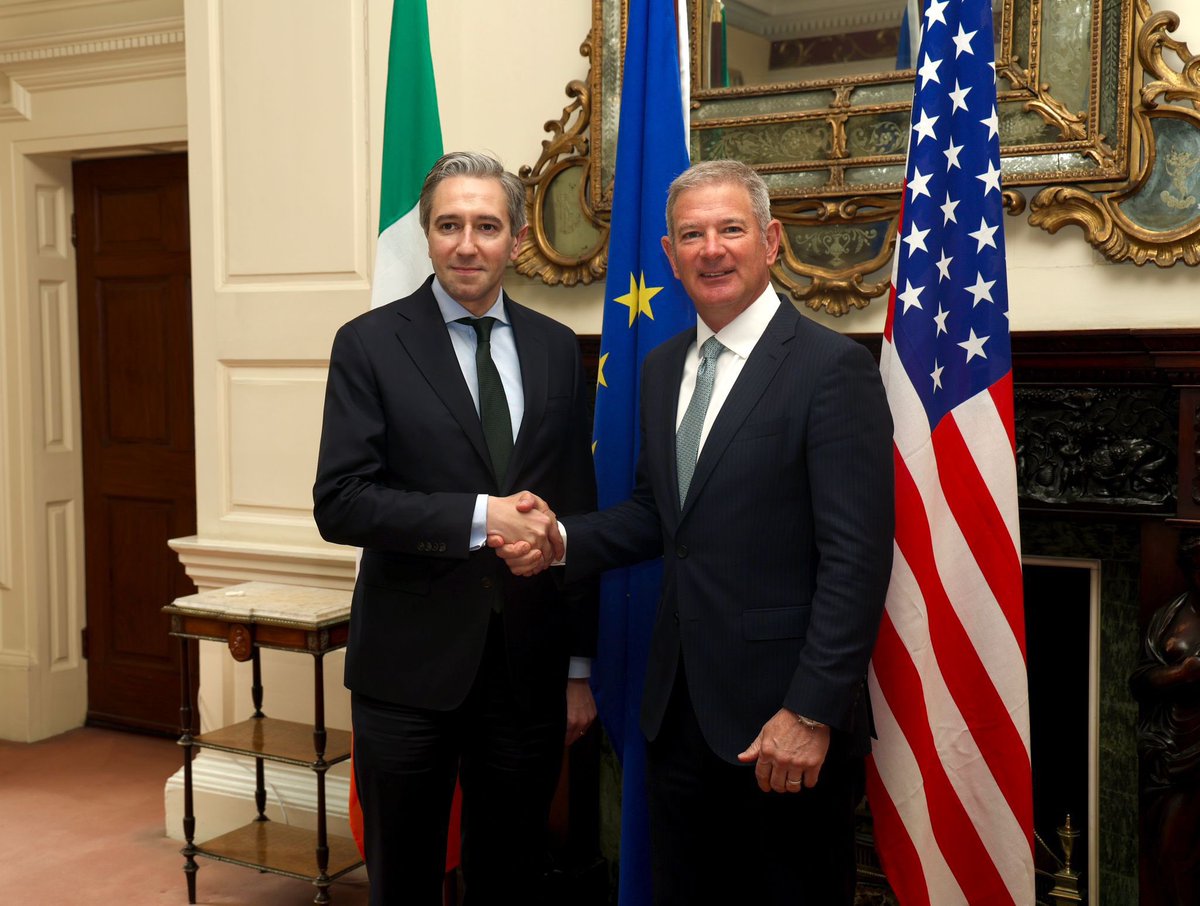 USAmbIreland's tweet image. Today I met with @SimonHarrisTD to discuss our shared priorities, history, and friendship. I look forward to working closely with him during my time on this beautiful island!