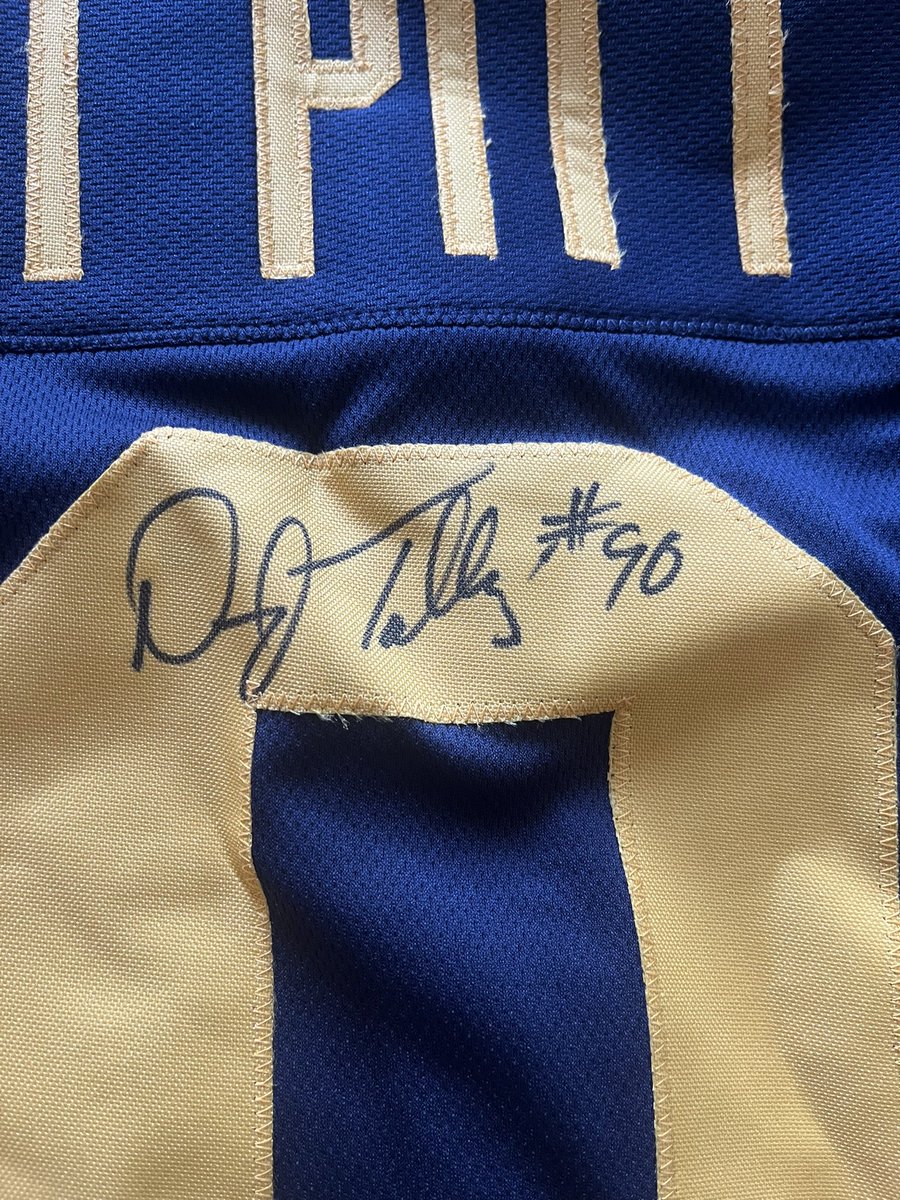 mdros775's tweet photo. @_adamcrowley would you be interested in this? Signed Darryl Talley custom WVU jersey ?? https://t.co/fBiZuHdqME