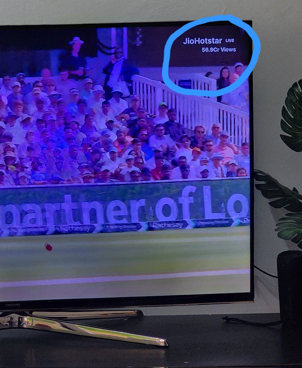 pankajontwit's tweet photo. Aaj kal kaun dekhta hai test matches.
Le kaun:-
#Siraj #INDvsENG https://t.co/bmKgJ6J2bN