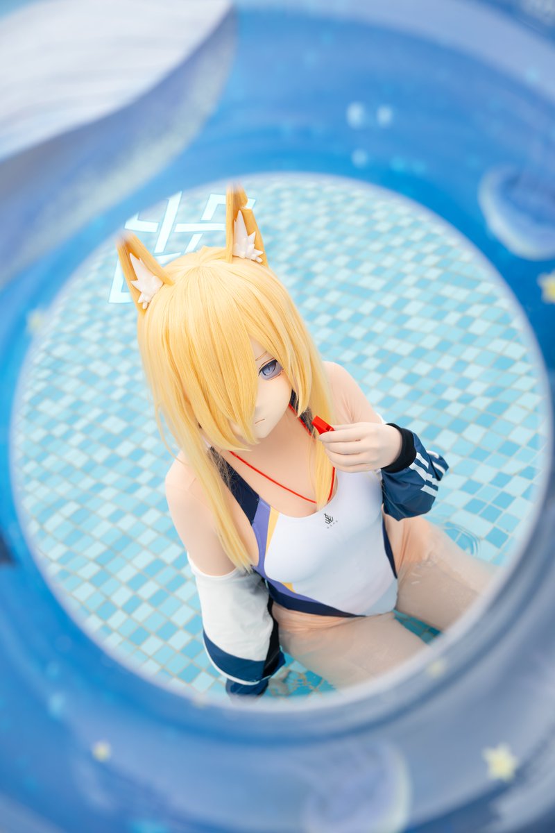 夏日泳装回！

📷：<a href="/friendly_troop/">友军</a>
🤝：<a href="/RaycessNano/">蕾曦sNano</a> <a href="/nionionionio1/">鸟鸟</a> 
🛏：<a href="/LazyDizzy17/">117</a>
#kigurumi #着ぐるみと #BlueArchive #尾刃カンナ