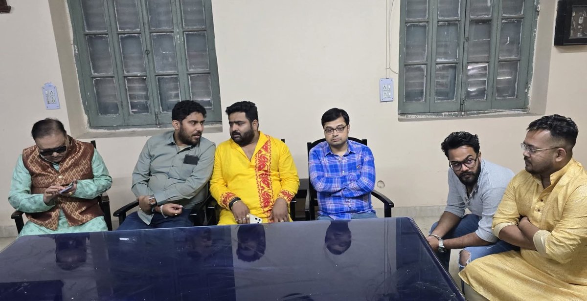 সুকান্ত চক্রবর্তী #TMCP এর রাজ্যনেতা বঙ্গবাসী কলেজের এক্স স্টুডেন্ট ঐখানেই Union করতো ঐ কলেজেই এখন environmental science Teacher, MLA ashok Deb এর উপহারে দেওয়া গভর্নিংবডির জোর করে চাপিয়ে দেওয়া চাকরি আরো আছে নিচের পোস্টে আরো দুজনের নাম দিলাম #Bangabashi_colleage