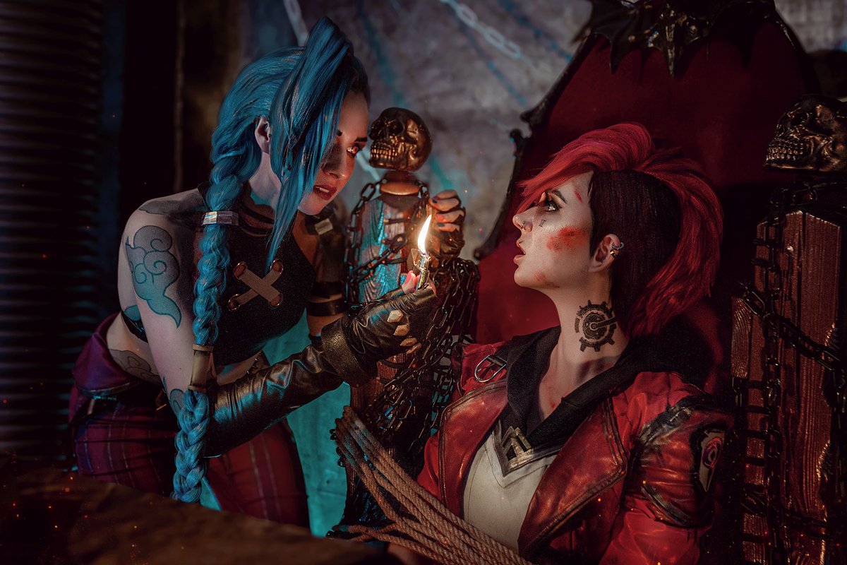 agflower1's tweet image. I am pleased to present to you the final episode at the table from the filming of our large-scale project JINX on the first season of Arcane!
Exclusives on my Patreon. Link in Bio!
#cosplay #vi #arcane #jinx