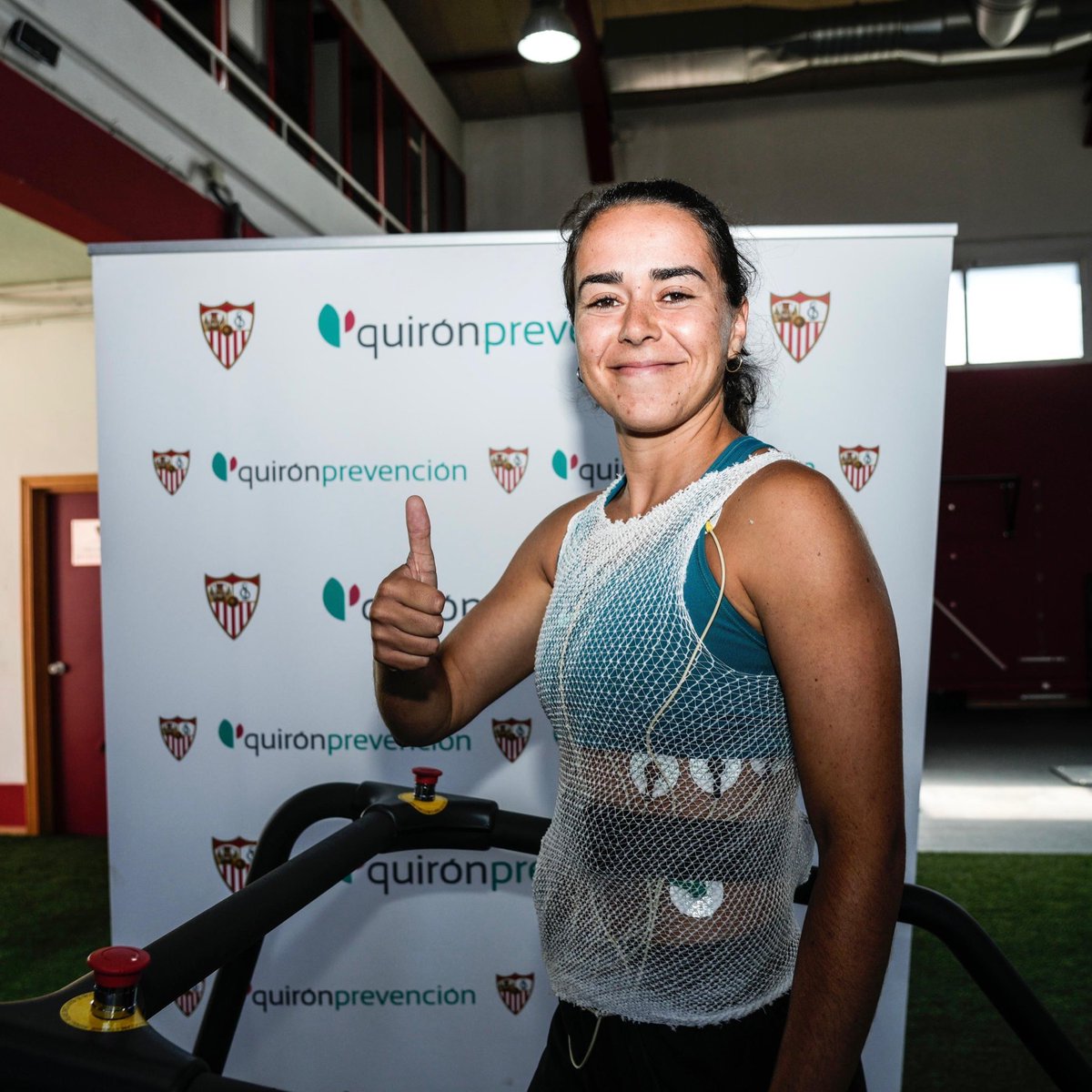 🩺 ¡Estamos de vuelta! Primera tanda de reconocimientos médicos en la ciudad deportiva. 🔙 

#SevillaFCFem #LigaFMoeve #WeareSevilla