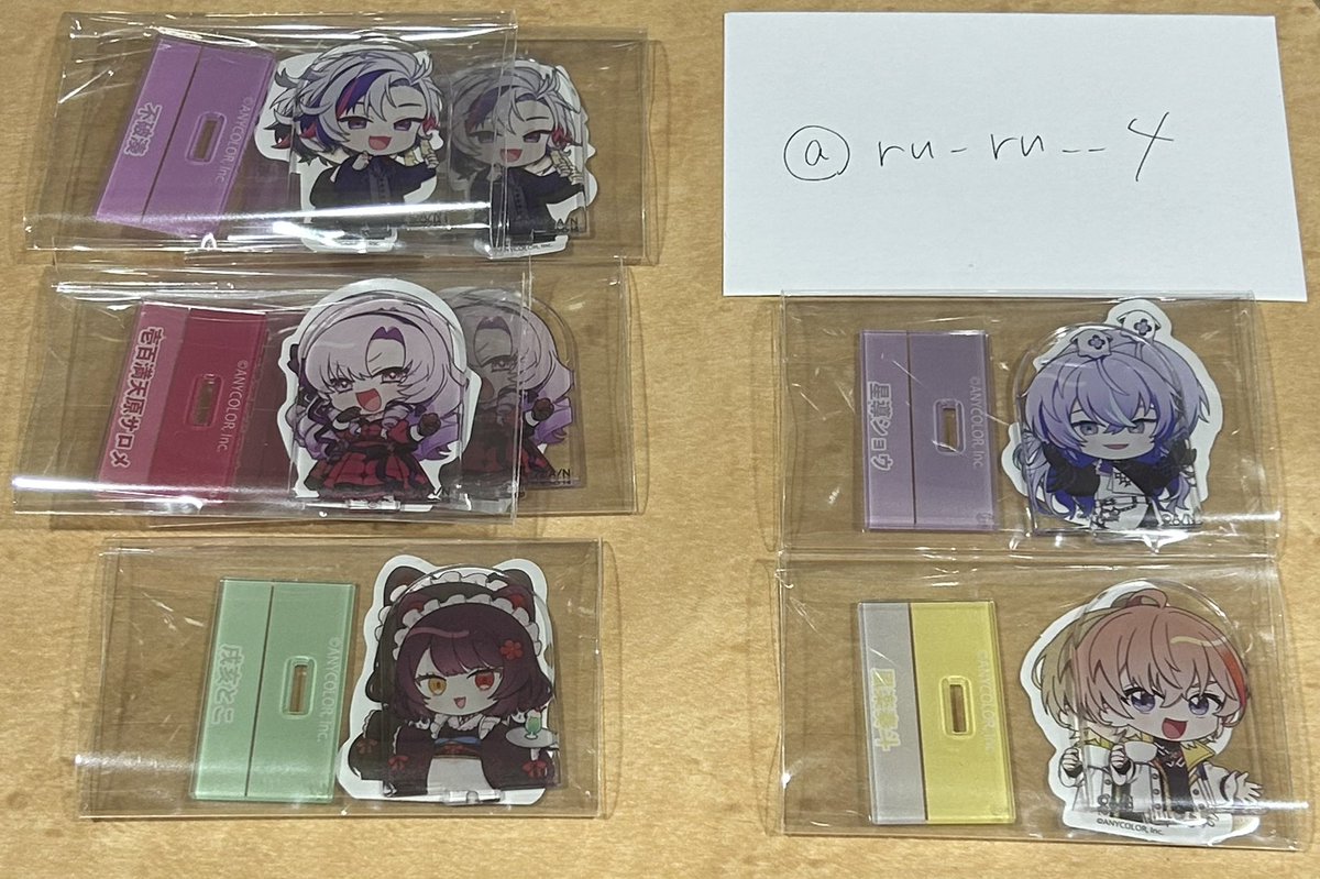 ru_ru__4's tweet photo. @4bano96_ber_ はじめまして、こんばんは。
検索よりお声がけ失礼致します。
当方画像の物を所持しております。
画像左のお2人と2:2の郵送交換は可能でしょうか？
ご検討よろしくお願い致します。 https://t.co/XjCGcMmJYX