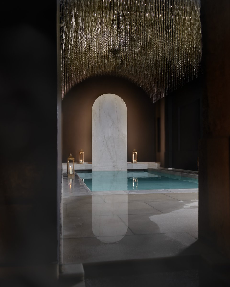 Nos pasamos la vida buscando respuestas, sin darnos cuenta de que muchas ya están en el silencio que evitamos.

A veces, basta con parar y respirar para entender lo que realmente importa.

#ConcienciaPlena #SilencioInterior #BienestarEsencial