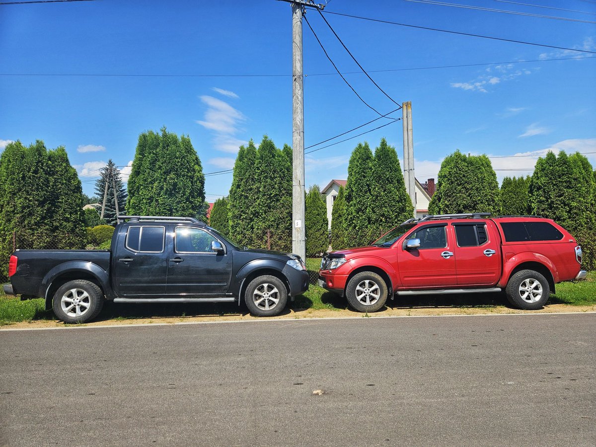 Exen's tweet image. Na tym etapie jedyne, co napędza akcję pomagam.pl/4x4dlaukrainy, to mój gigantyczny wkurw na kacapy. A że jedyne, co mogę, to robić i wozić te auta, toteż robimy i wozimy je na potęgę 💪💪
Właśnie wjechały kolejne dwie Navary: