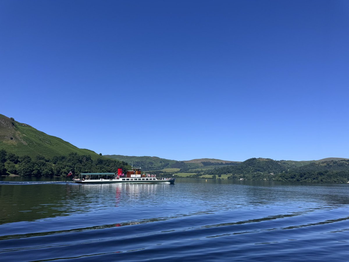 AmyItv's tweet image. What a scorching weekend! ☀️ I spent some of it in the Lakes - look at those blue skies 😍
Hope you had a good one. See you at 6 👋🏼