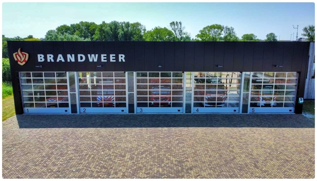 Middelgrote brand in container bij Waltaleane Sexbierum