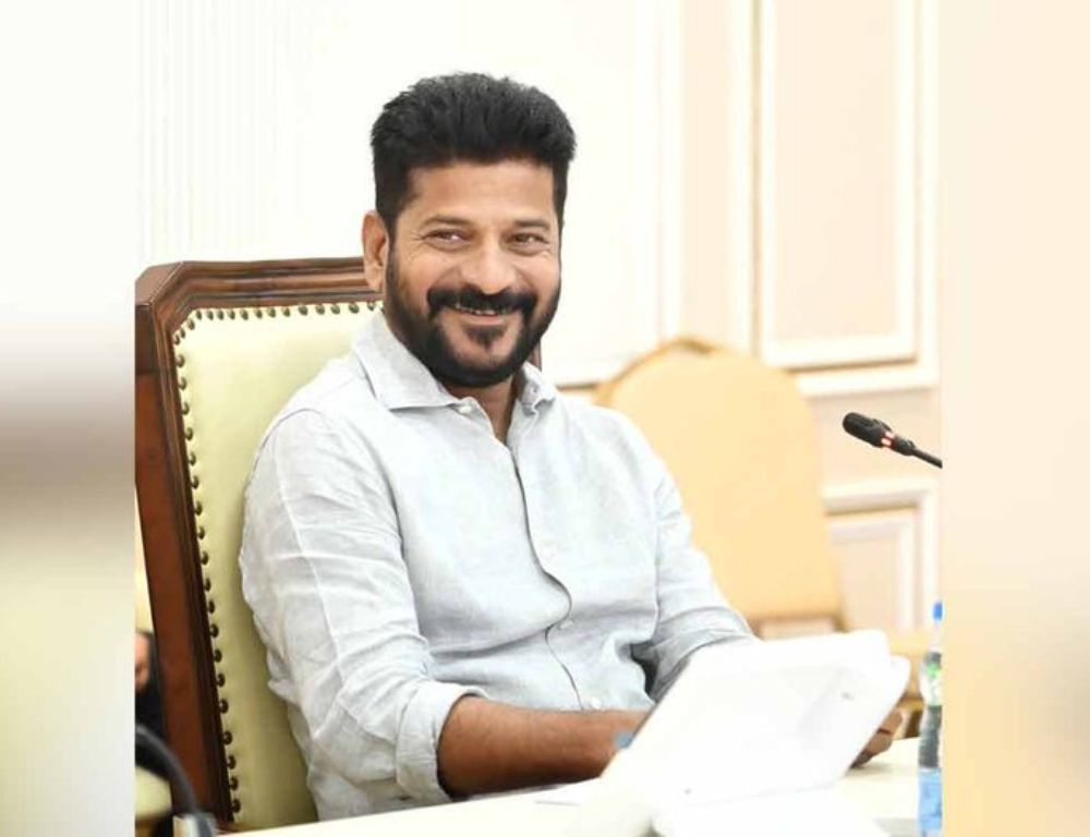 #Hyderabad: The film project Sri Mad Bhagavatam Part-1 was officially launched at Ramoji Film City, with Chief Minister Revanth Reddy as the chief guest. The event was attended by Minister Komatireddy Venkata Reddy and other dignitaries. 

The film, produced by Akash Sagar Chopra