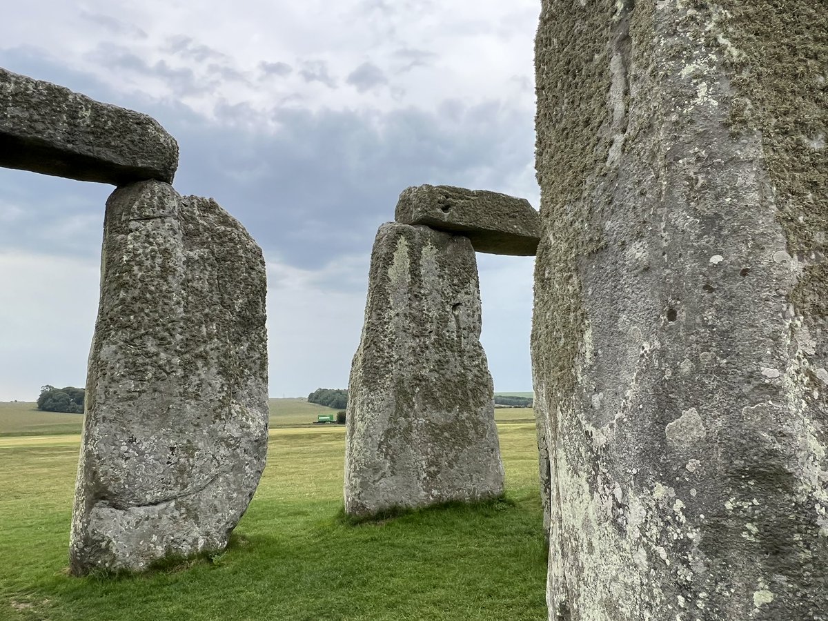 ST0NEHENGE's tweet image. Sunrise at Stonehenge today (14th July) was at 5.09am, sunset is at 9.14pm ⛅️