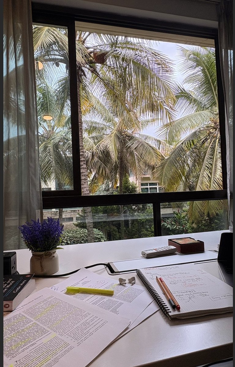 ankitatr_'s tweet image. What is your weirdest flex?
Reading research papers when free.