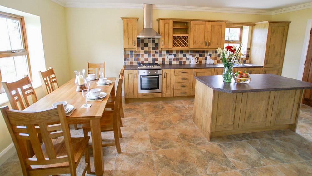 Teach Braini - Ardara
3 bed/sleeps 9 - pets welcome
Contact Geraldine: +353 87 9241971
donegalcottages.ie/listings/teach…
An Teach Braini is a luxury modern holiday home with a truly stunning setting close to the shores of Loughros Beg Bay 3 km outside the Heritage Town of Ardara.