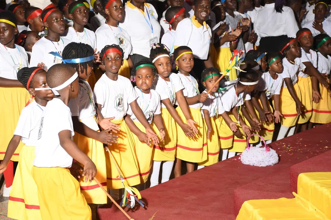 Sunday 13th July the children celebrated the Missionary Holy childhood day at Mbuya parish .
A colorful day where the children animated the mass , participated in the Gospel procession and many activities 
May the lord protect our children and guide them on their mission.
