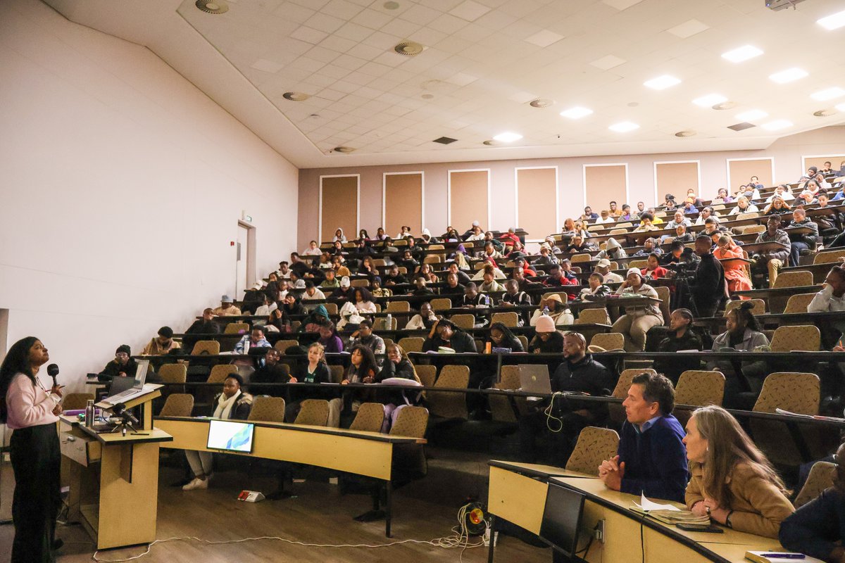 Wits_SCIS's tweet image. “Intellectually invigorating” and “deeply appreciated” — that’s how Rhodes University described Dr Ujithra Ponniah’s recent lecture. 👏
Her visit sparked vibrant debate and left a lasting impression on students and staff alike.
Grateful to Rhodes for the warm welcome!
#SCIS