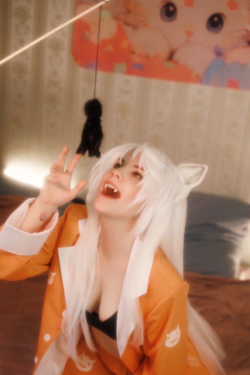 Your kitty is so hungry!

#cosplay #bakemonogatari #hanekawa