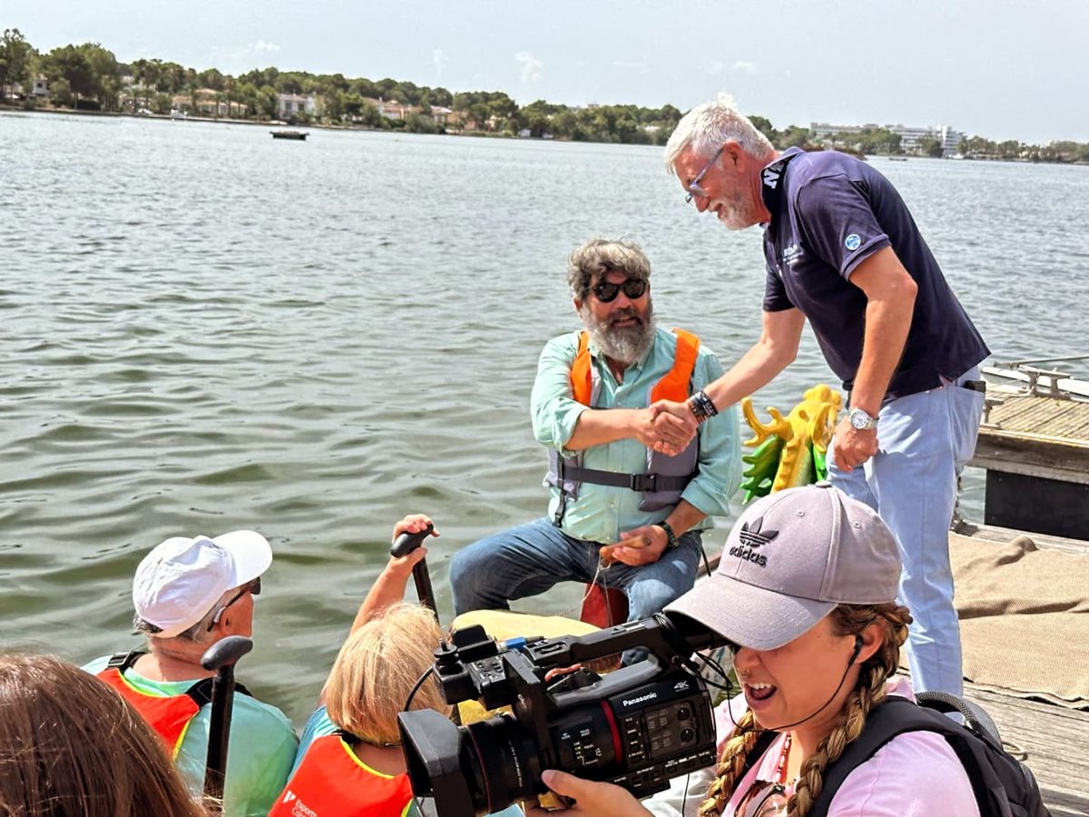 🛶🥁Hoy hemos estrenado la actividad de bote dragón del programa «Viu en gran!» con un grupo de personas mayores de Es Carritxó.

💚Más años se vida para nuestros grandes tesoros: nuestros mayores.

💚Gracias a mi compañero de VOX Alcudia por acompañarnos.