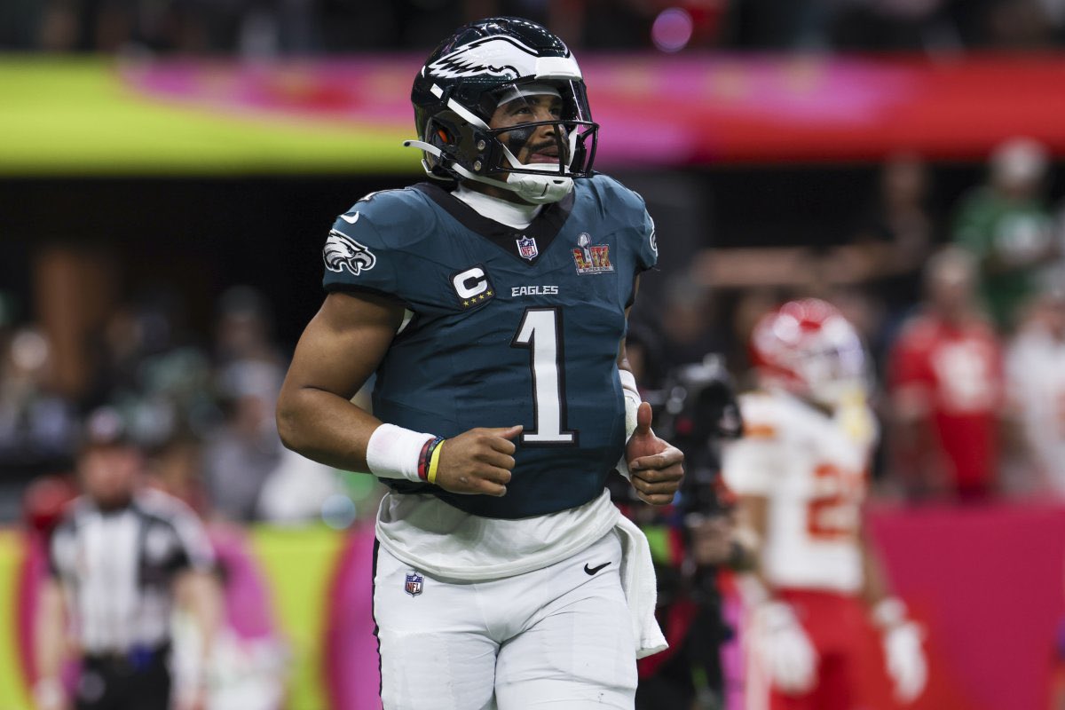 SleeperEagles's tweet photo. League executives, coaches, and scouts named their Top Ten QBs in the NFL:
1. Patrick Mahomes
2. Josh Allen
3. Joe Burrow
4. Lamar Jackson
5. Jayden Daniels
6. Matthew Stafford
7. Justin Herbert
8. Jared Goff
9. SUPER BOWL MVP JALEN HURTS
10. Baker Mayfield
(Via @JFowlerESPN) https://t.co/FEjwndnEb7